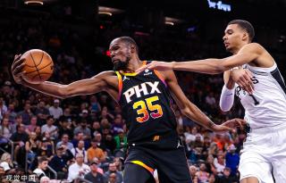 在比赛初期 在比赛初期